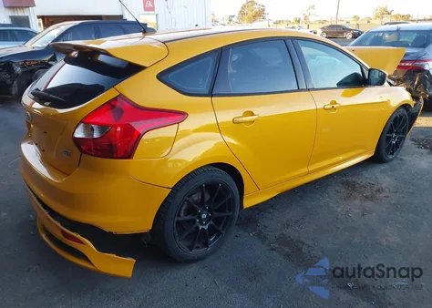 2013 Ford Focus St z USA, uszkodzony, nr VIN 1FADP3L98DL164325